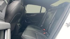 Jaguar XE 2.0 D200 R-Dynamic SE 4dr Auto Diesel Saloon